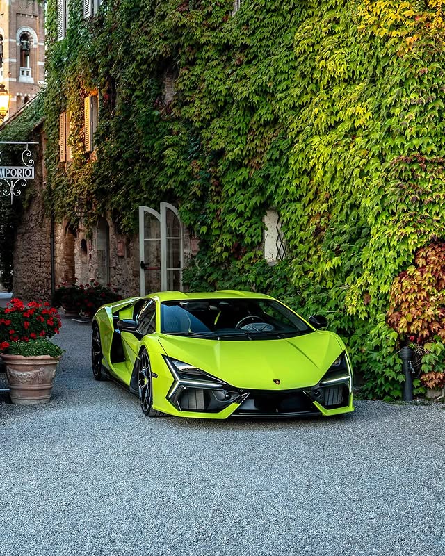 Saved public post media preview 9 from @lamborghini snapshot