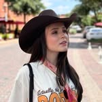 Saved public highlight cover 5 for @larissamanoela