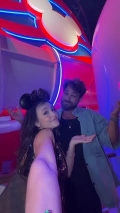 Saved public reels media preview 6 from @larissamanoela snapshot