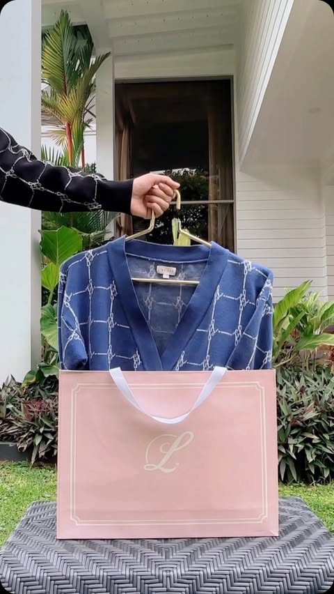 Saved public reels media preview 7 from @laudyacynthiabella snapshot