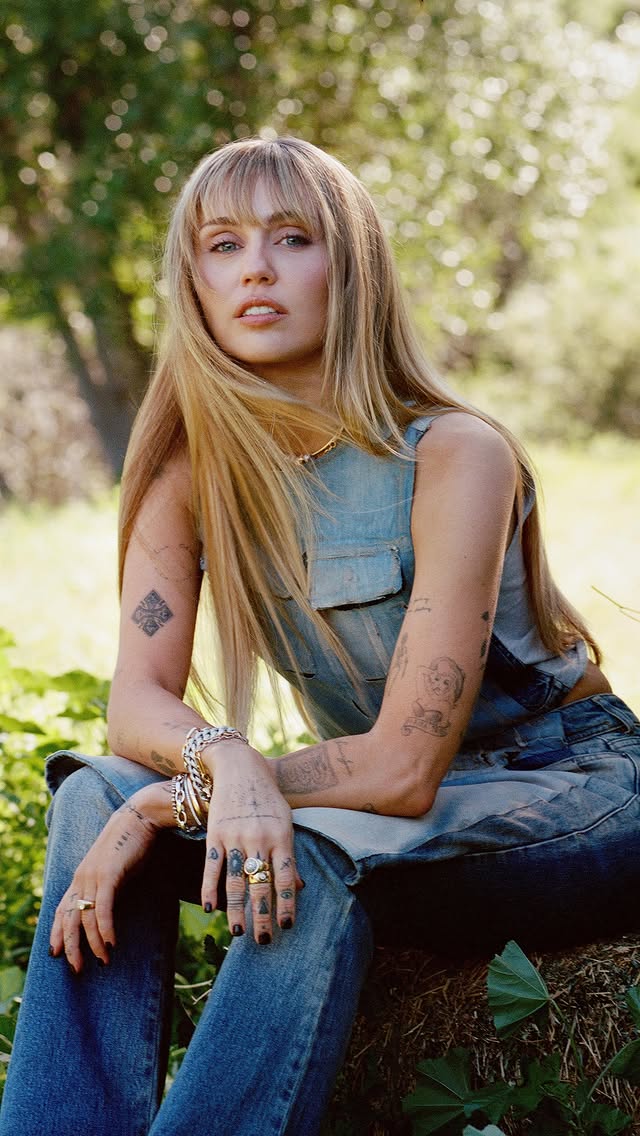 Saved public post media preview 5 from @mileycyrus snapshot