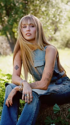 Saved public reels media preview 4 from @mileycyrus snapshot