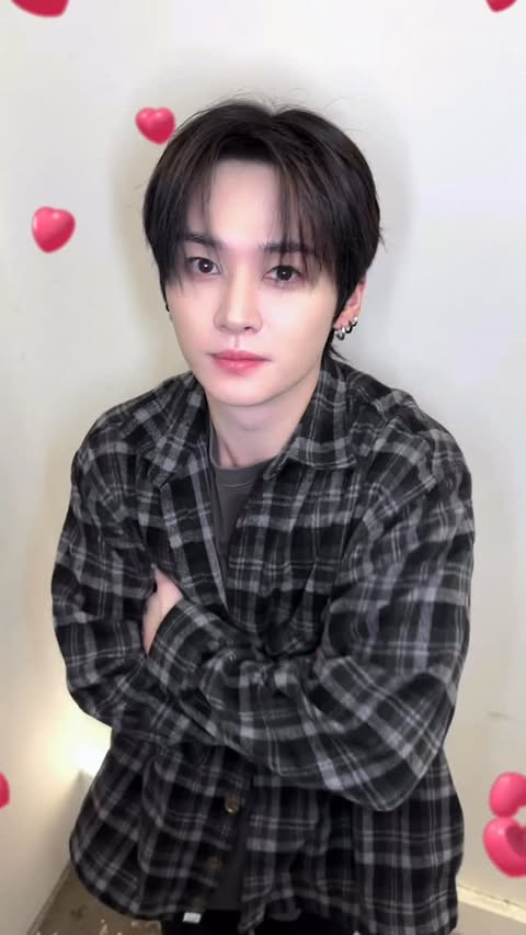 Saved public reels media preview 4 from @realstraykids snapshot