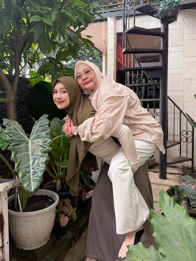 Saved public post media preview 4 from @riaricis1795 snapshot