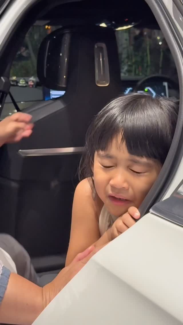 Saved public post media preview 5 from @riaricis1795 snapshot