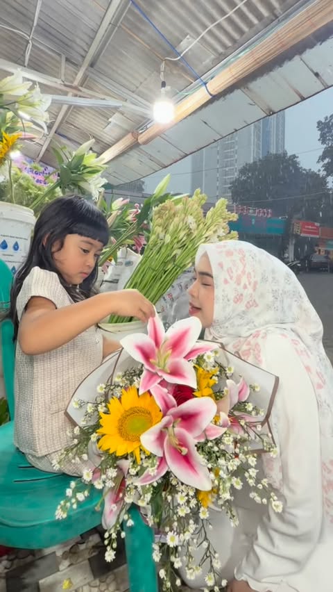 Saved public reels media preview 5 from @riaricis1795 snapshot