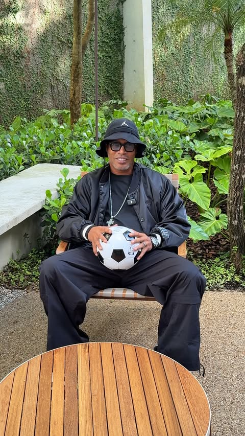 Saved public reels media preview 2 from @ronaldinho snapshot