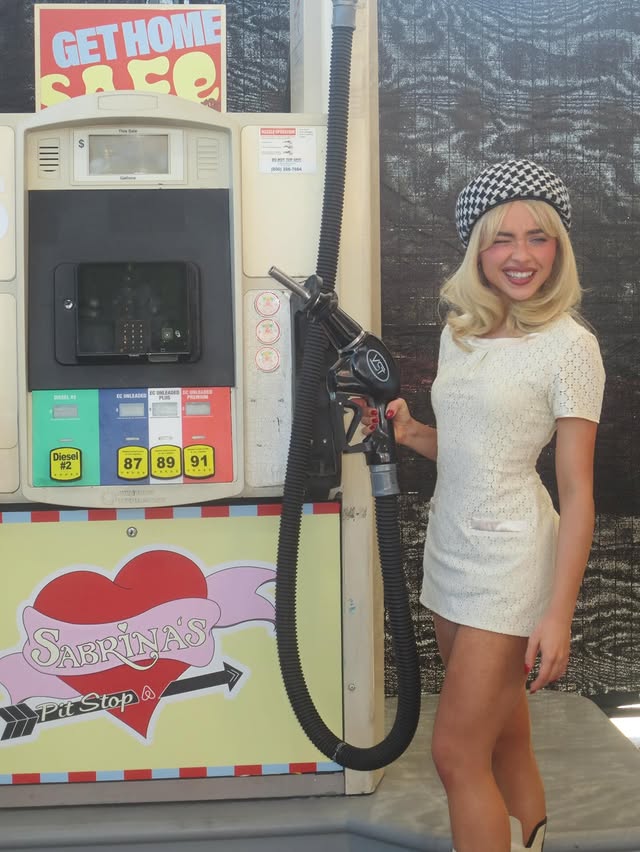 Saved public post media preview 3 from @sabrinacarpenter snapshot