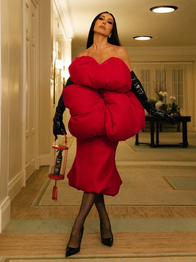 Saved public post media preview 6 from @sabrinasato snapshot