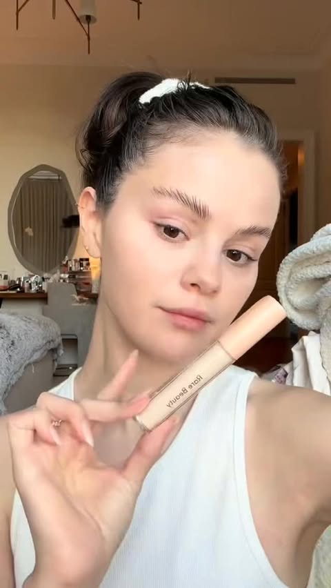 Saved public reels media preview 9 from @selenagomez snapshot