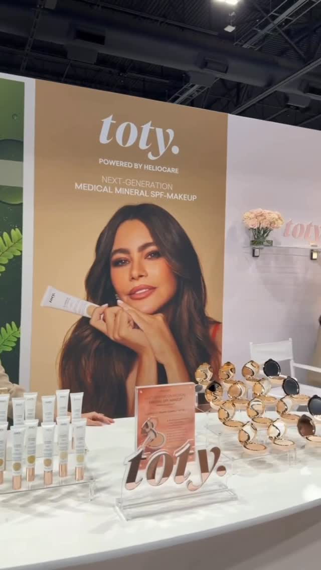 Saved public post media preview 9 from @sofiavergara snapshot