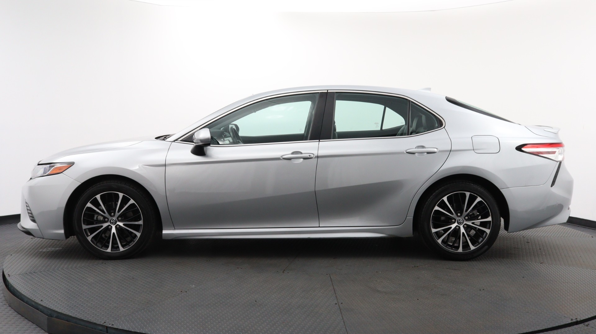 Used 2020 TOYOTA CAMRY SE for sale in MARGATE | 129817