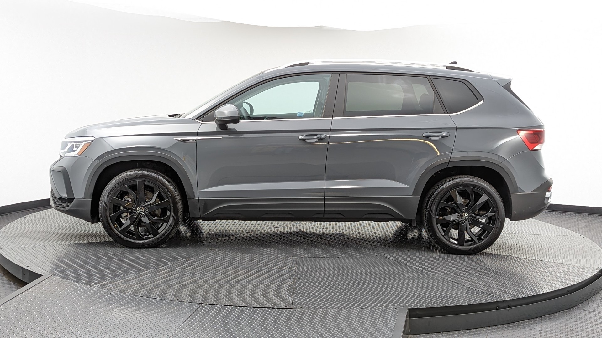 Used 2022 VOLKSWAGEN TAOS SEL for sale in undefined 130047