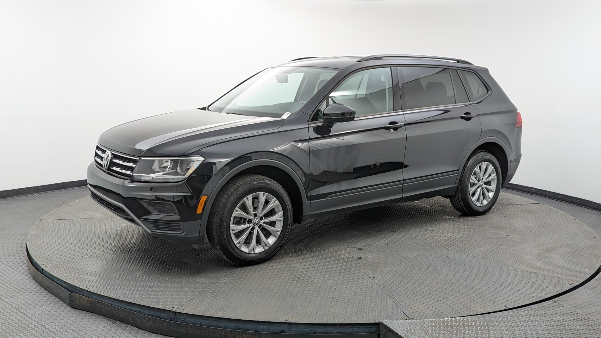 Used 2018 VOLKSWAGEN TIGUAN S for sale in MIAMI 131542