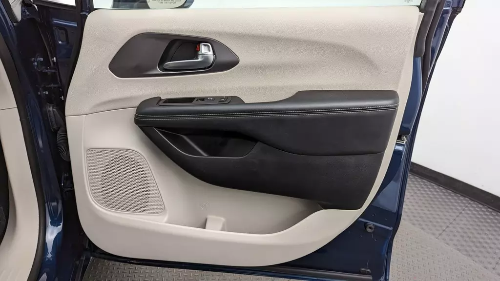 Florida Fine Cars - Used CHRYSLER PACIFICA 2021 MIAMI TOURING L