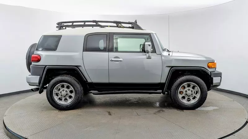FJ1 シルバー Used 2012 TOYOTA FJ CRUISER for sale in MIAMI | 134228