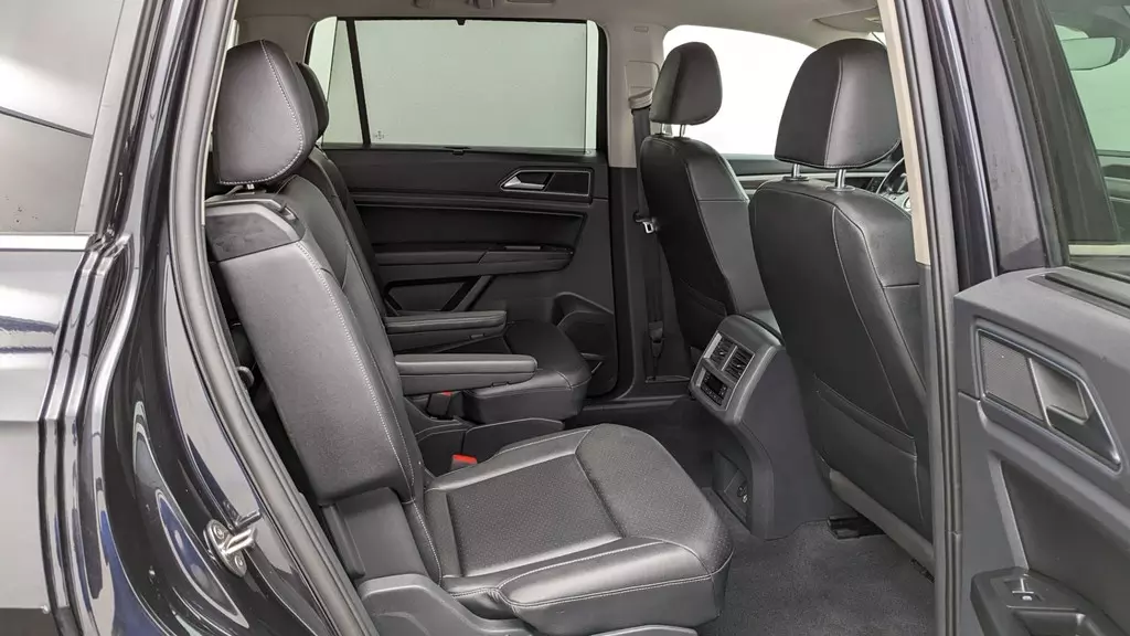 Florida Fine Cars - Used VOLKSWAGEN ATLAS 2019 MARGATE 3.6L V6 SE W/TECHNOLOGY R-LINE