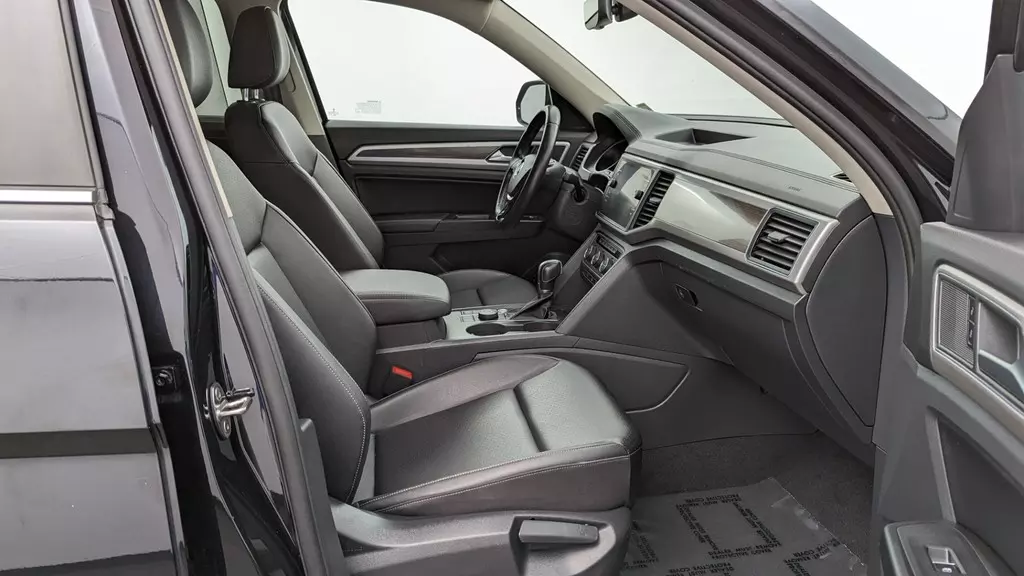 Florida Fine Cars - Used VOLKSWAGEN ATLAS 2019 MARGATE 3.6L V6 SE W/TECHNOLOGY R-LINE