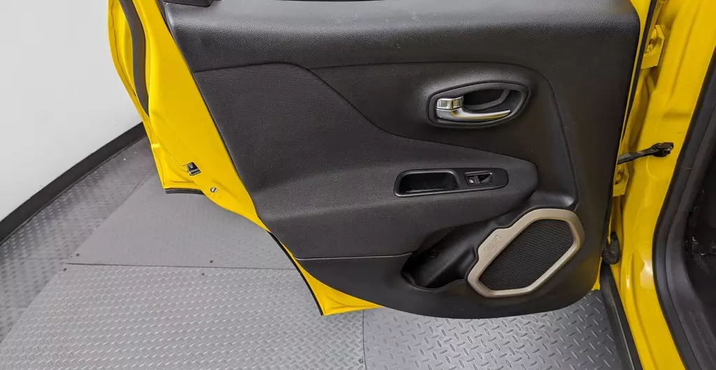 Used 2015 JEEP RENEGADE LATITUDE for sale in ORLANDO 134820