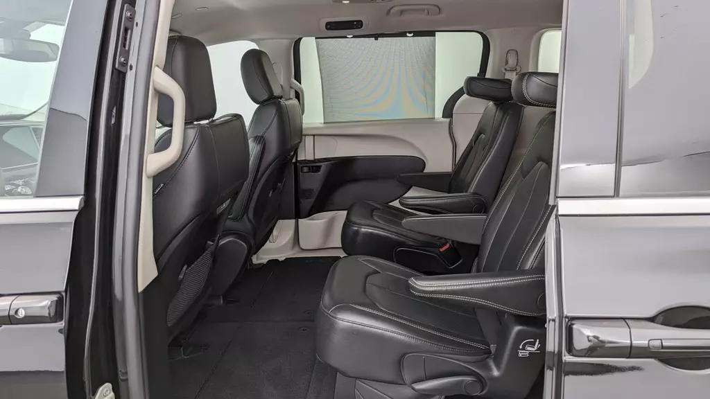 Florida Fine Cars - Used CHRYSLER PACIFICA 2022 MIAMI TOURING L