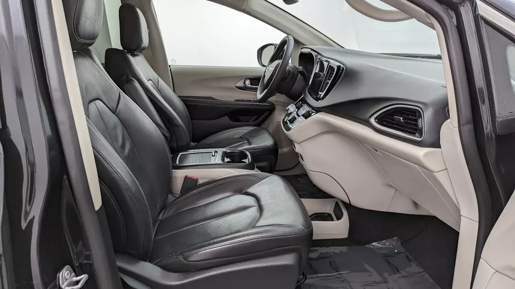 Florida Fine Cars - Used CHRYSLER PACIFICA 2022 MIAMI TOURING L