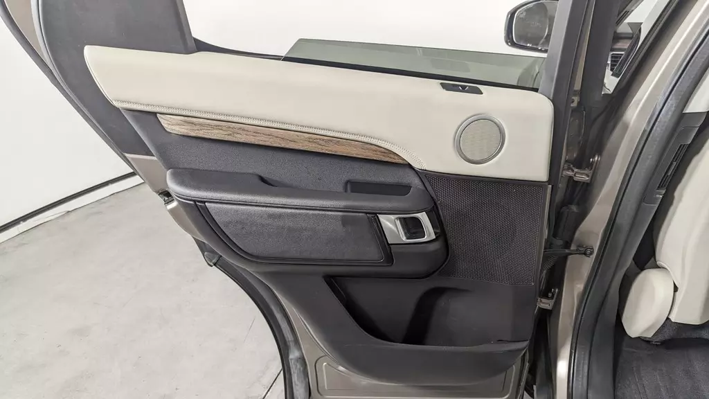 Florida Fine Cars - Used LAND ROVER DISCOVERY 2017 SAN ANTONIO HSE