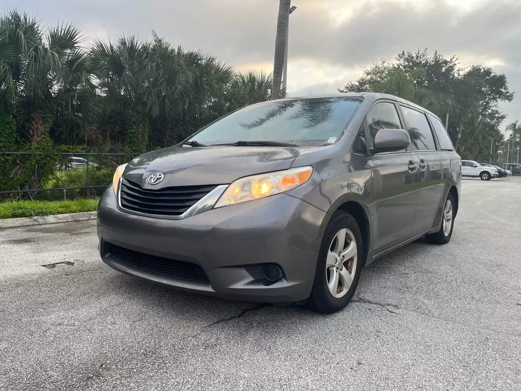 Florida Fine Cars - Used TOYOTA SIENNA 2014 ORLANDO LE