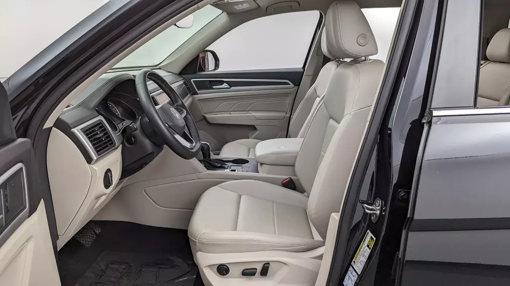 Florida Fine Cars - Used VOLKSWAGEN ATLAS 2021 WEST PALM 3.6L V6 SE W/TECHNOLOGY