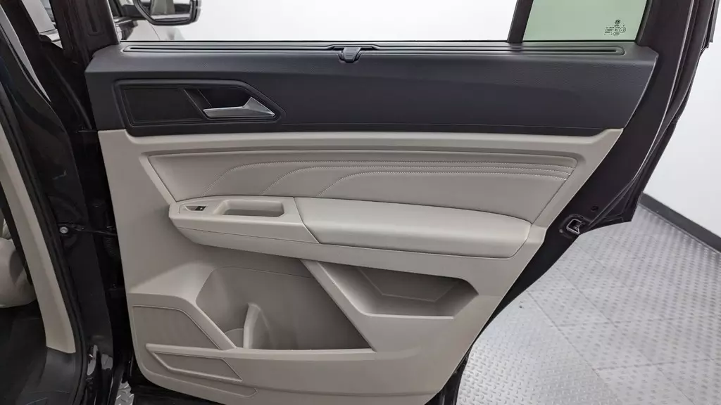 Florida Fine Cars - Used VOLKSWAGEN ATLAS 2021 WEST PALM 3.6L V6 SE W/TECHNOLOGY