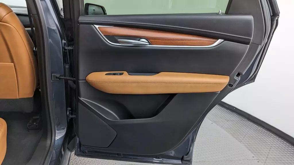 Florida Fine Cars - Used CADILLAC XT5 2021 MIAMI FWD PREMIUM LUXURY