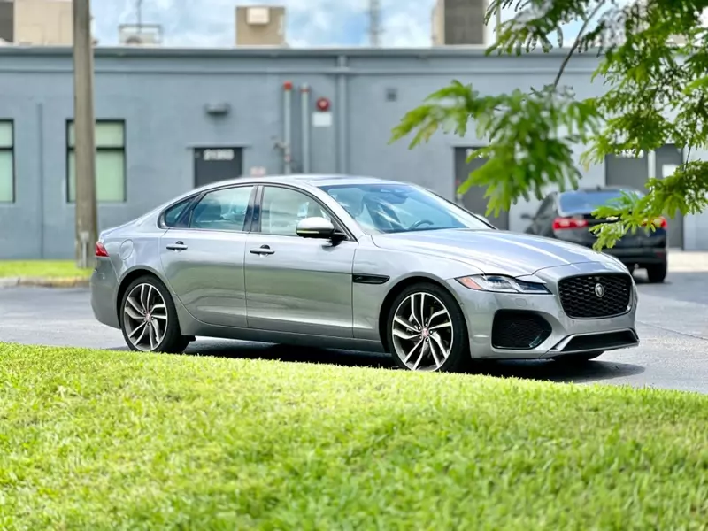 Used 2021 JAGUAR XF SE for sale in MIAMI | 142921