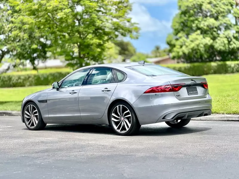 Used 2021 JAGUAR XF SE for sale in MIAMI | 142921
