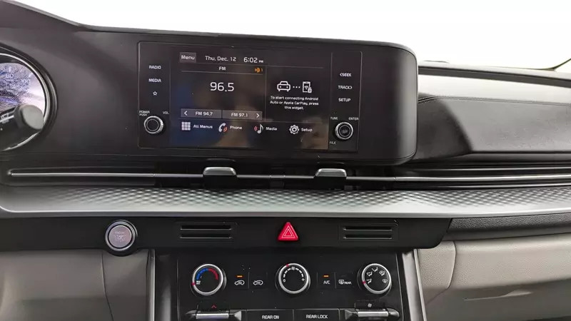 Used 2023 KIA CARNIVAL LX for sale in MARGATE | 147065
