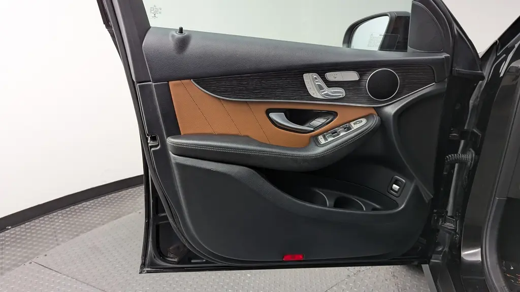 Florida Fine Cars - Used MERCEDES-BENZ GLC 2021 WEST PALM GLC 300