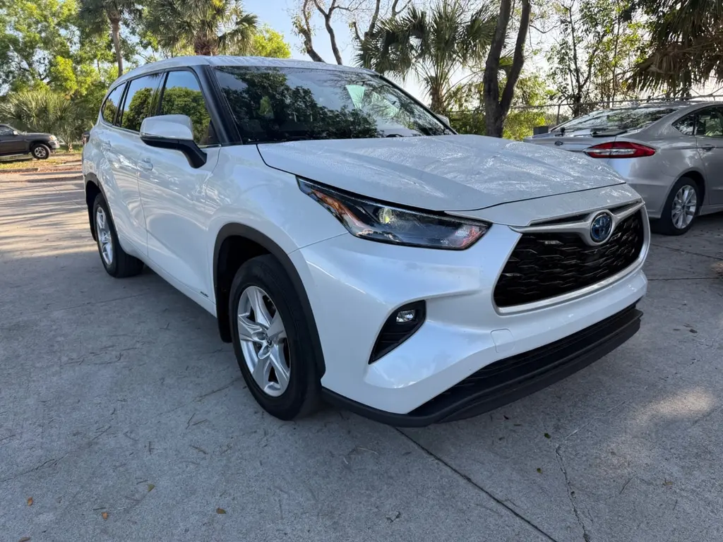 Florida Fine Cars - Used TOYOTA HIGHLANDER 2022 WEST PALM HYBRID LE