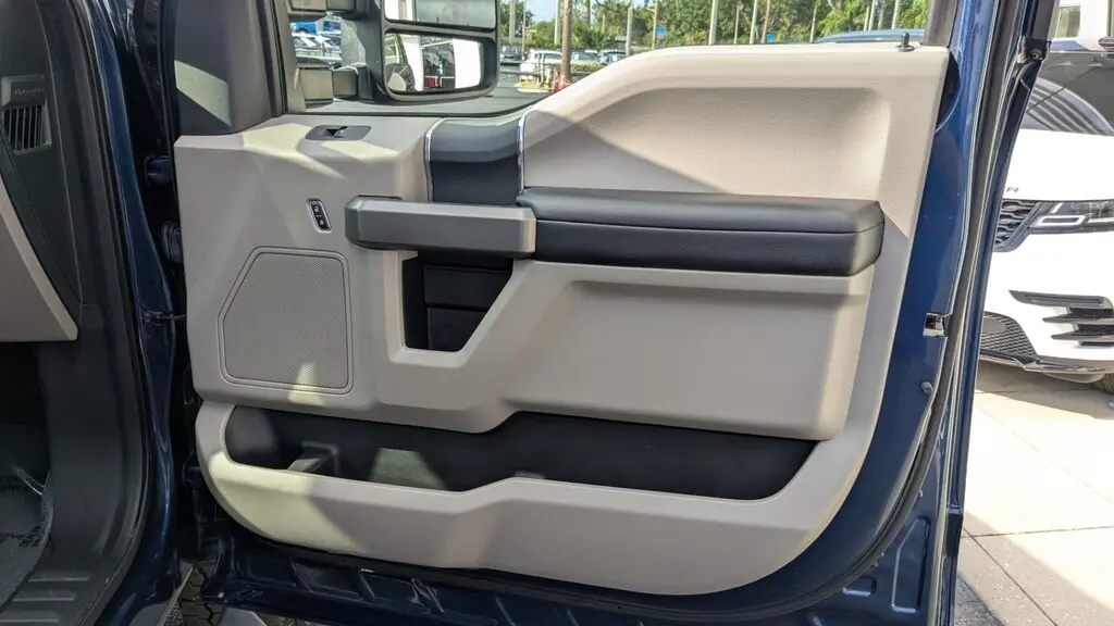 Florida Fine Cars - Used FORD SUPER DUTY F-350 SRW 2017 ORLANDO XLT