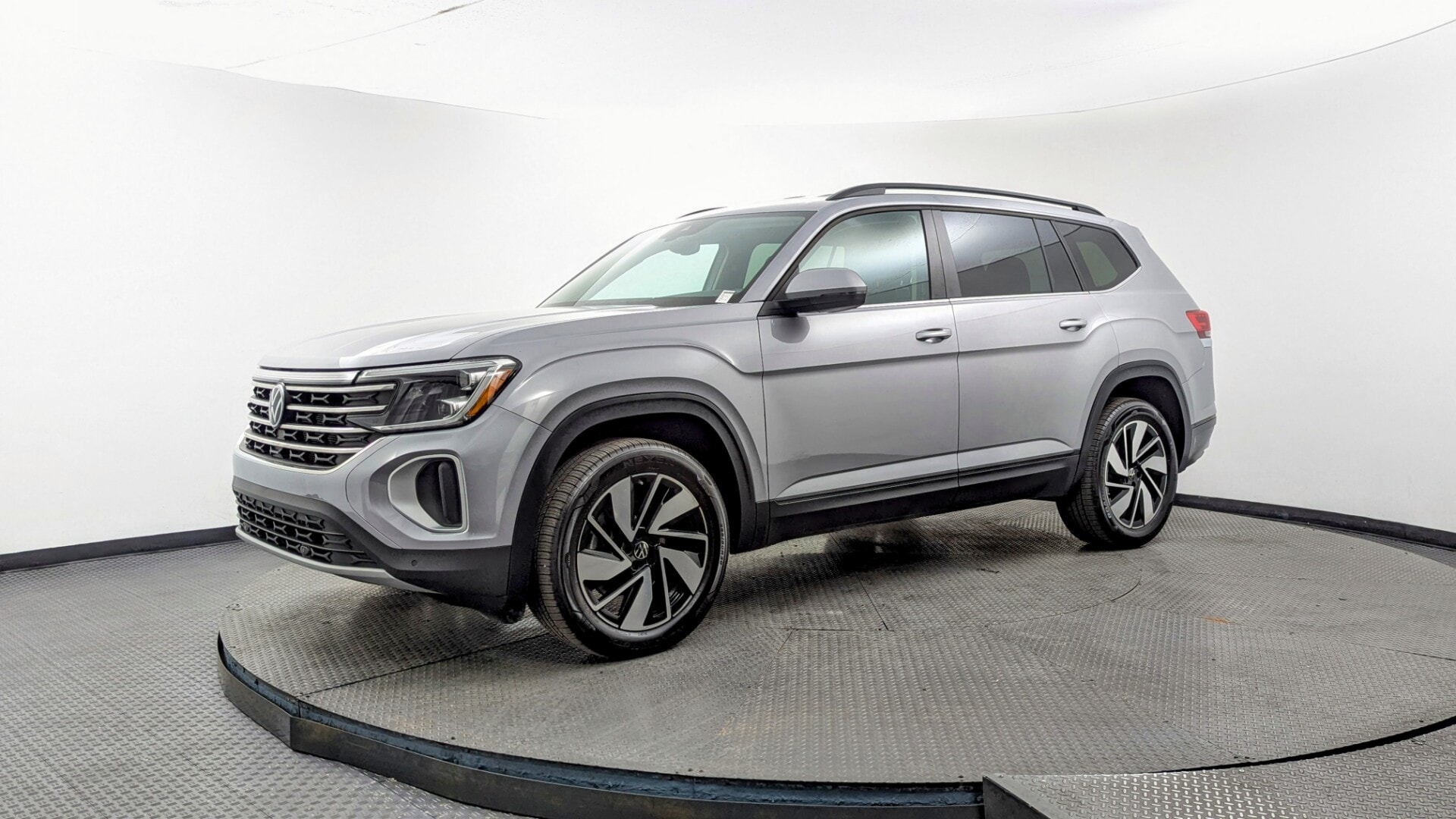 2025 Volkswagen Atlas SE w/Tech