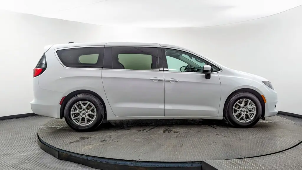 Florida Fine Cars - Used CHRYSLER VOYAGER 2022 ORLANDO LX