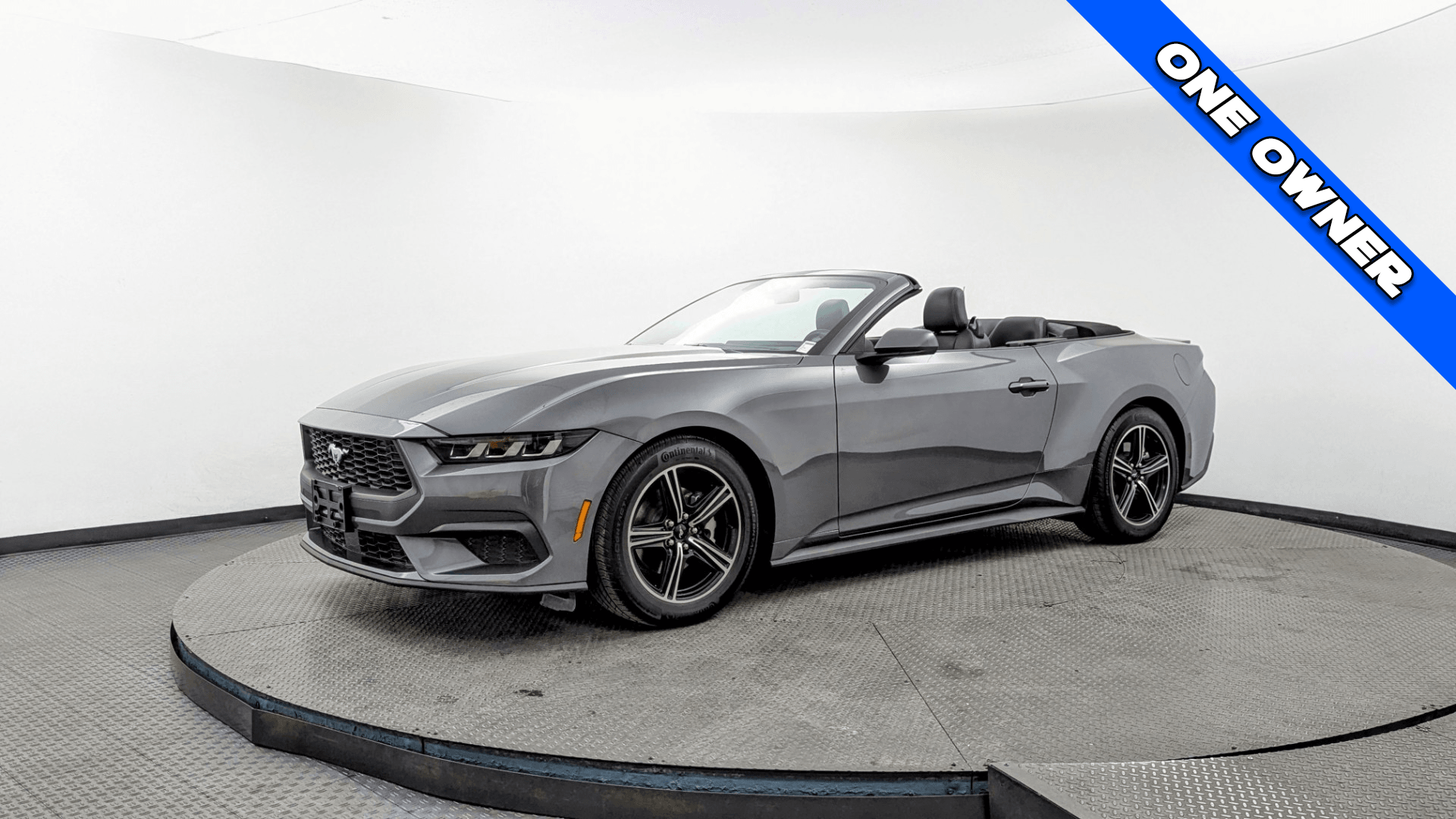 2025 Ford Mustang EcoBoost Premium's photo