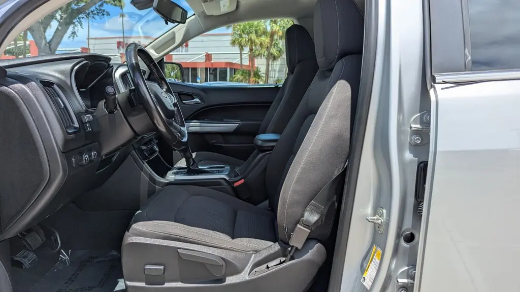 Florida Fine Cars - Used CHEVROLET COLORADO 2019 WEST PALM 4WD LT