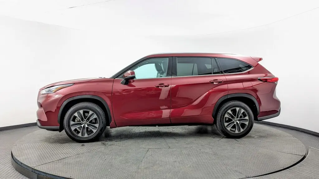 Florida Fine Cars - Used TOYOTA HIGHLANDER 2021 MARGATE XLE