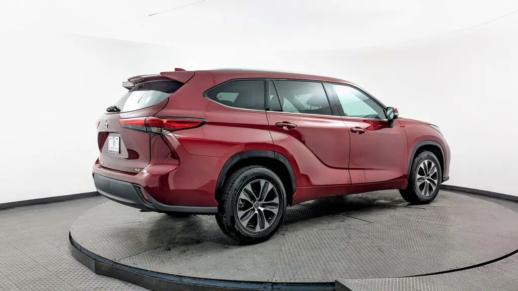 Florida Fine Cars - Used TOYOTA HIGHLANDER 2021 MARGATE XLE