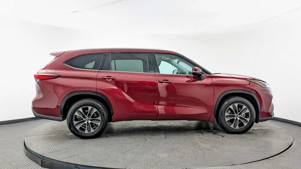 Florida Fine Cars - Used TOYOTA HIGHLANDER 2021 MARGATE XLE