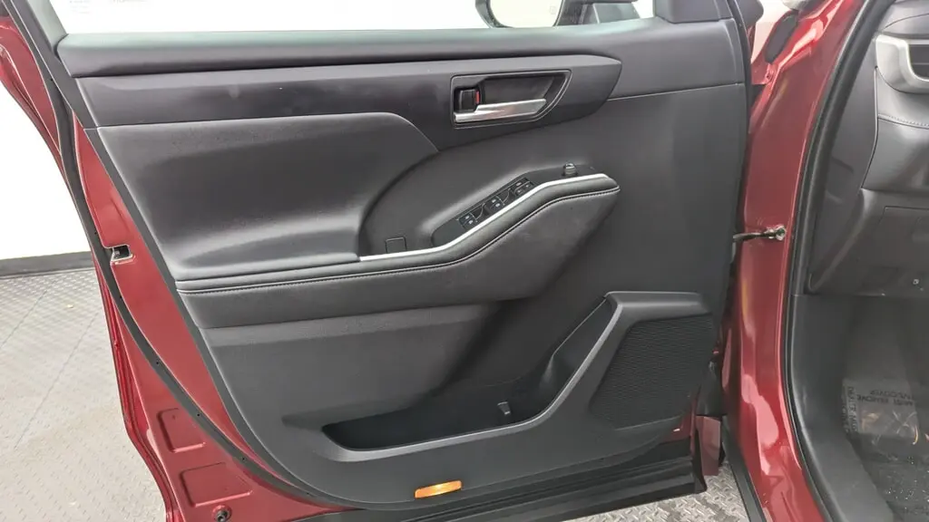 Florida Fine Cars - Used TOYOTA HIGHLANDER 2021 MARGATE XLE