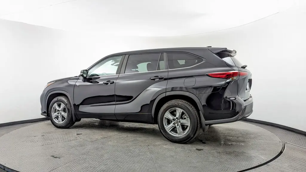 Florida Fine Cars - Used TOYOTA HIGHLANDER 2023 MIAMI L