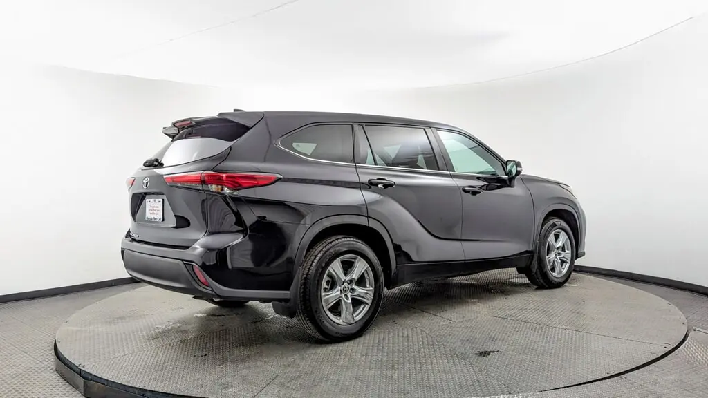 Florida Fine Cars - Used TOYOTA HIGHLANDER 2023 MIAMI L