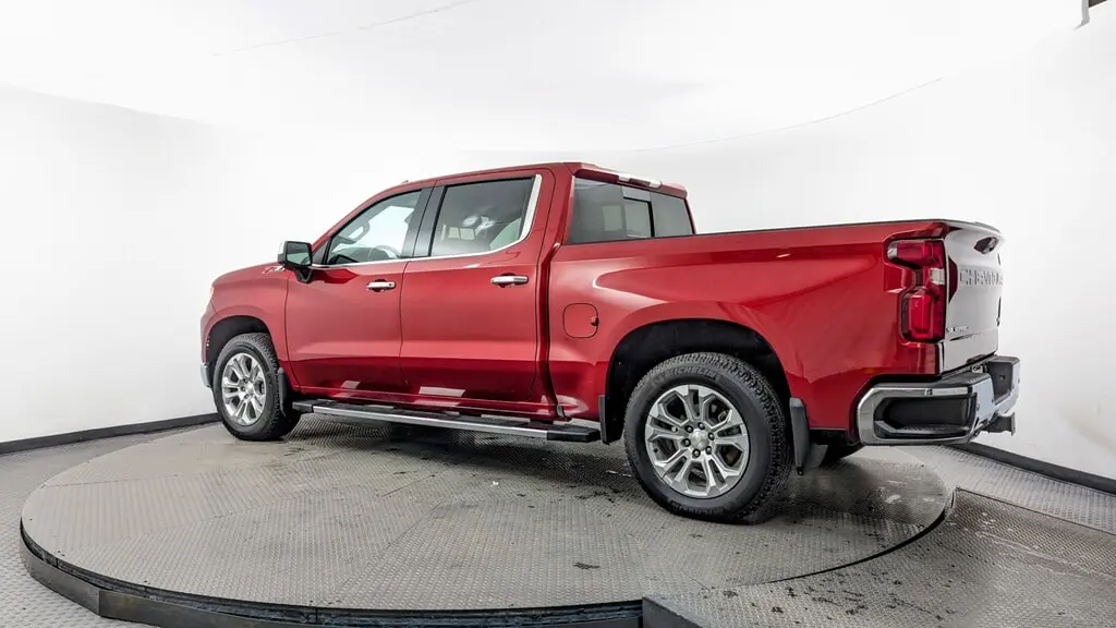 2024 Chevrolet Silverado 1500 LTZ photo 3