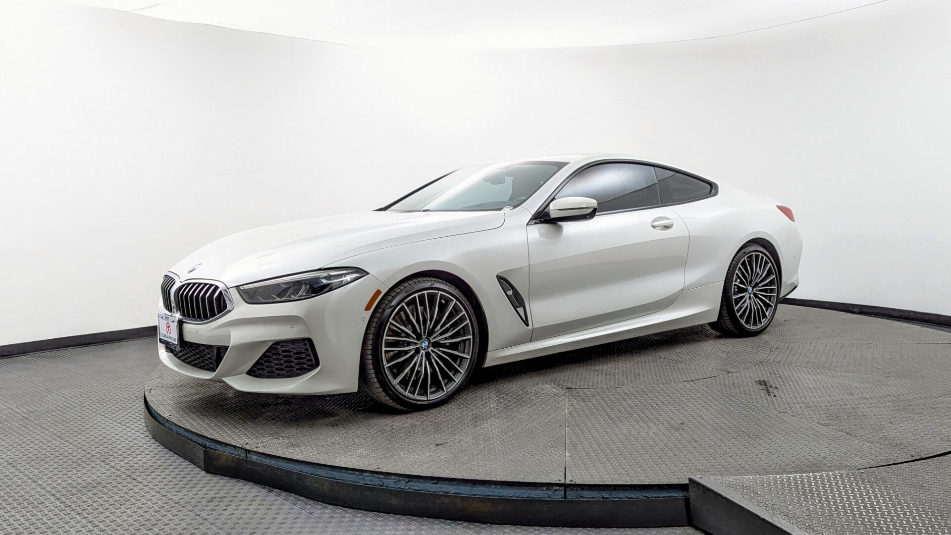 2022 BMW 8 Series 840i's photo