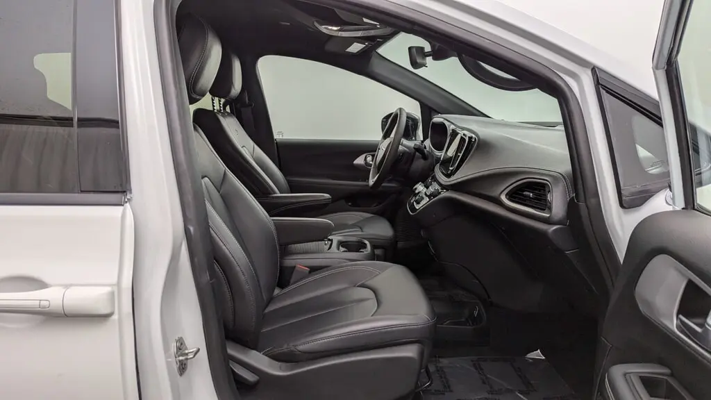 Florida Fine Cars - Used CHRYSLER PACIFICA 2024 MIAMI HYBRID S APPEARANCE PKG