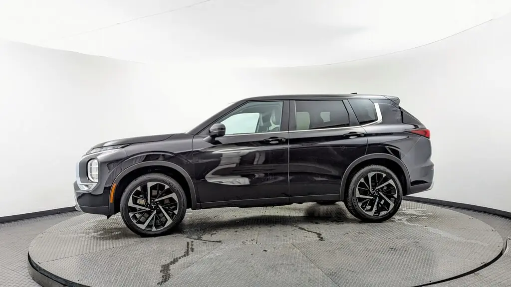 Florida Fine Cars - Used MITSUBISHI OUTLANDER 2024 MIAMI SE
